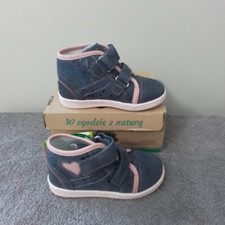 Size 8 Kids RenBut 13-1423