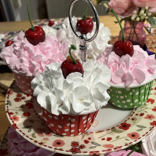 Fake cakes cupcakes 4 - fake,