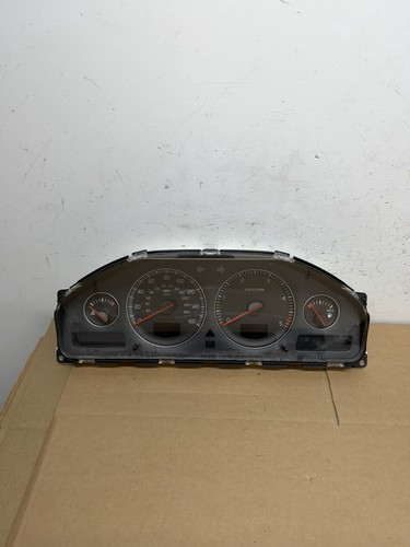Volvo xc70 instrument - 05-07,
