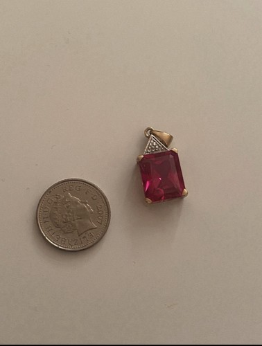9ct gold pendant - 9ct,