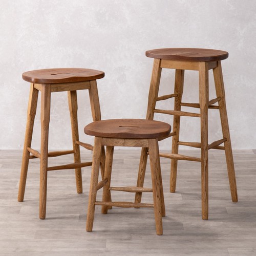 Vintage style oak - lab, stools