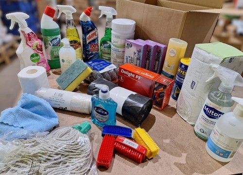 Mixed cleaning toiletries - mixed, &