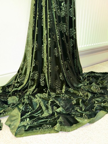 Bottle green roses - green, embossed