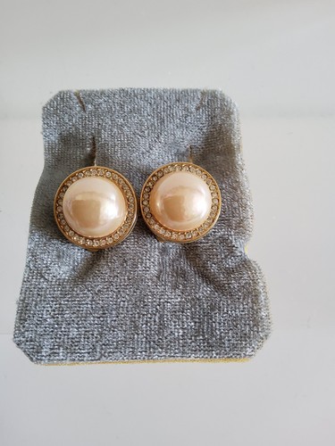 Vintage gold tone signed - gold,