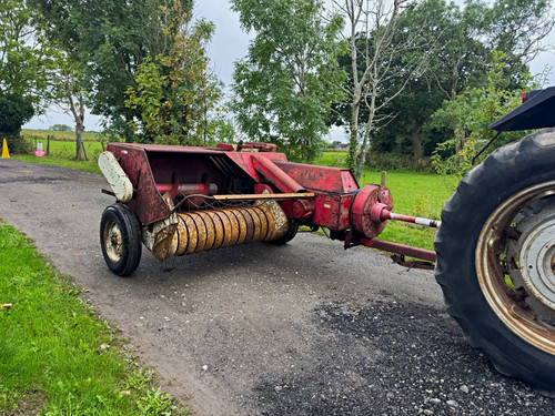 International baler - ,
