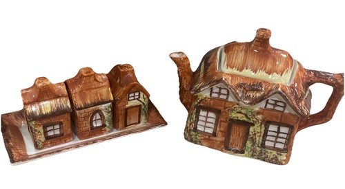 Cottage ware teapot - cottage, /