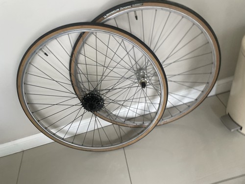 Vintage 700c road bike - vintage, wheels