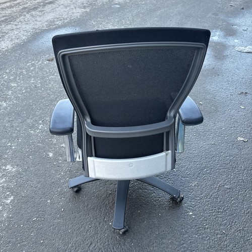 Knoll life task chair in - task,