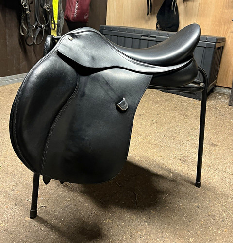Bates saddles black - bates,