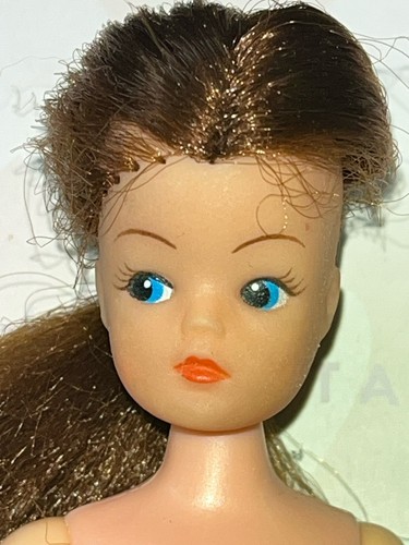 Pippa doll size brunette - doll,