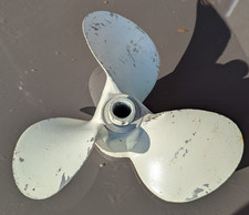Evinrude 1975 40HP Marine Outboard Propeller 10 3/8 Diameter x 14 Pitch 3 Blade