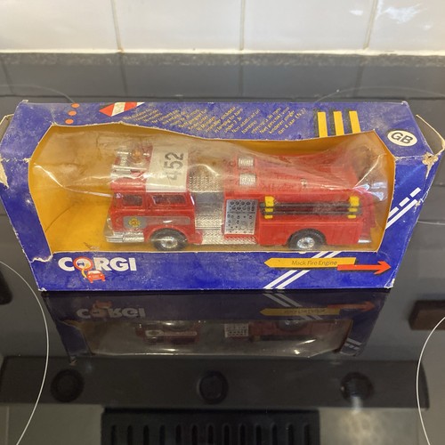 Corgi 2029 mack fire pumper - 2029,
