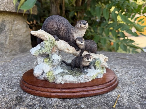 Border fine arts otter - border, cubs