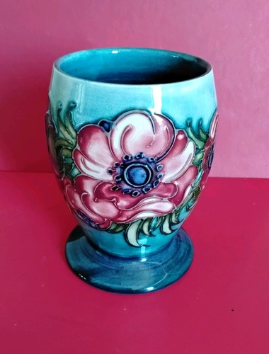 Moorcroft blue pottery anemone - blue,