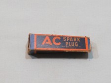 Vintage NOS AC 106 10mm Thread Spark Plug w/Original Box (has loss)