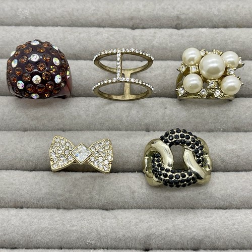 Lot bold statement - lot, rings