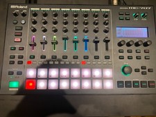 Roland MC-707 Groovebox - Drum
