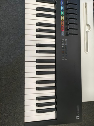 Novation launchkey mk3 - novation,