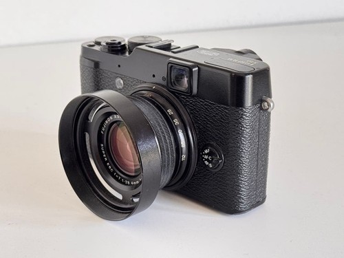 Fujifilm compact camera - fujifilm,