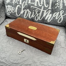 VINTAGE WOODEN BOX AND KEY