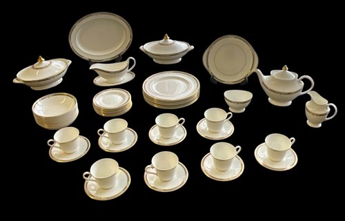 Royal doulton forsyth - doulton, piece
