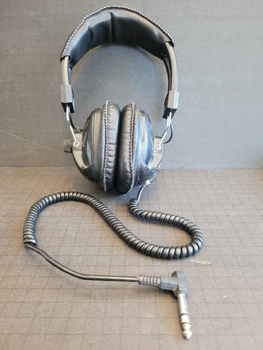 Metal detecting headphones 01 - metal,
