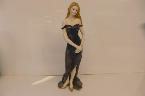 Regal bond street figurine - street, figurine-