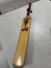 Rare Duncan Fearnley Attack In