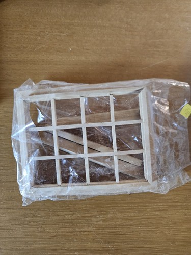 Dolls house pane wooden - 12,