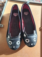 TUK Cat Flat Shoes Size 5