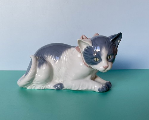 Lladro nao 491 cat with - cat, pink