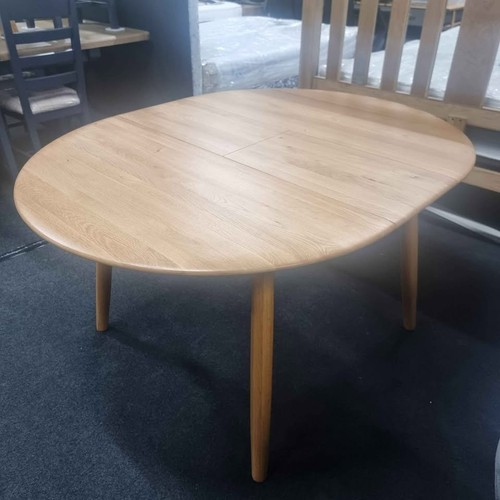 New scandinavian oak round - oak,