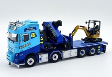 Volvo riged flatbed truck
