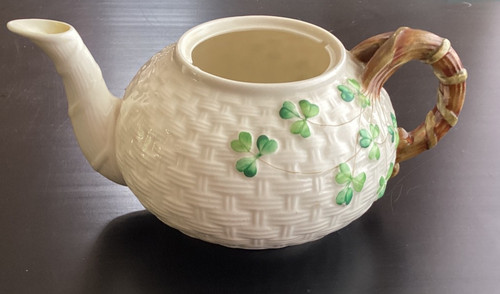Belleek vintage shamrock - belleek,