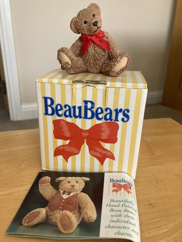 Beau bears paw prints - bears,