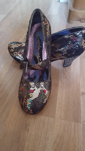 Irregular choice anniversary - choice,
