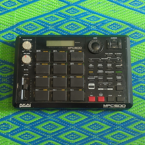 Akai mpc500 portable sampler - akai,