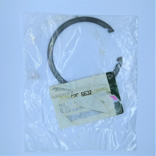 Retaining clamp wheel bearing