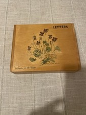 Vtg Floral Cottagecore Wooden