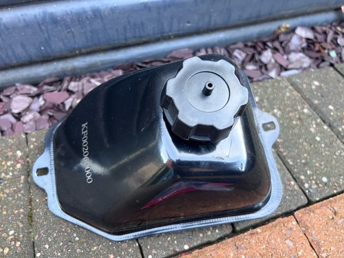 Metal fuel tank and - ,