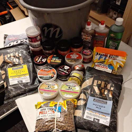 Bait bucket and joblot - bait,