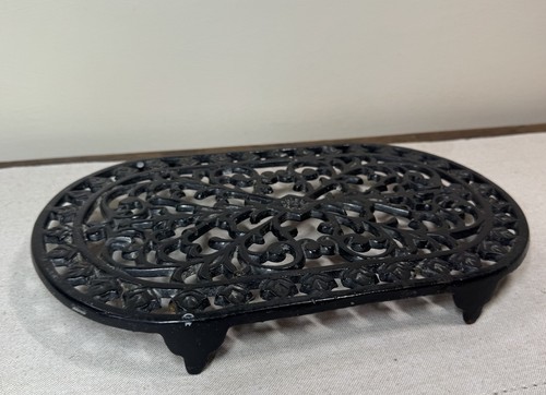 Vintage cast iron oval - oval, trivet