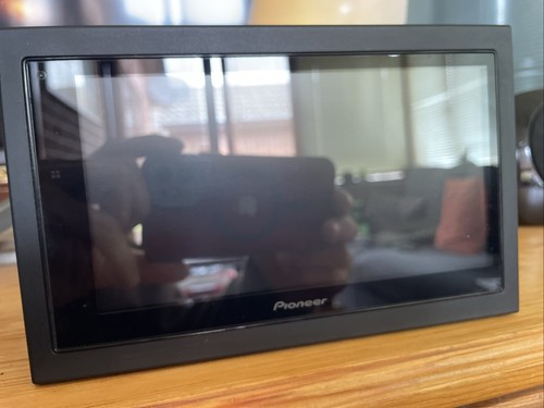 Pioneer touchscreen car - 6.8",