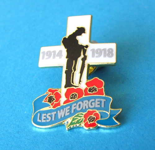 Soldier grave lest we - at,