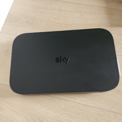 Sky box satellite - q,