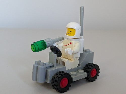 Lego space buggy - space:,