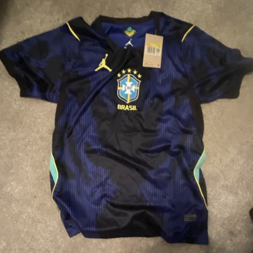 Brazil national team - brazil, away