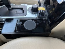Discovery 3 Centre Console Charger And Storage