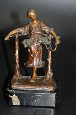 Old bronze, girl, reaper around 1900 signed Nitsche