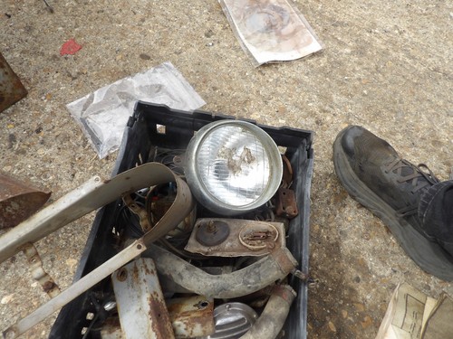 Velocette 200 assorted - le,